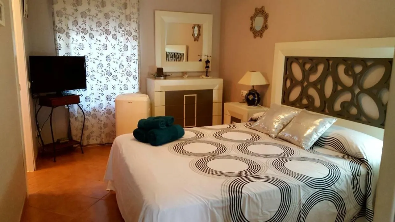 Holiday home Precioso Apartamento A Pie De Playa En La Nueva Milla De Oro Entre Estepona Y Marbella